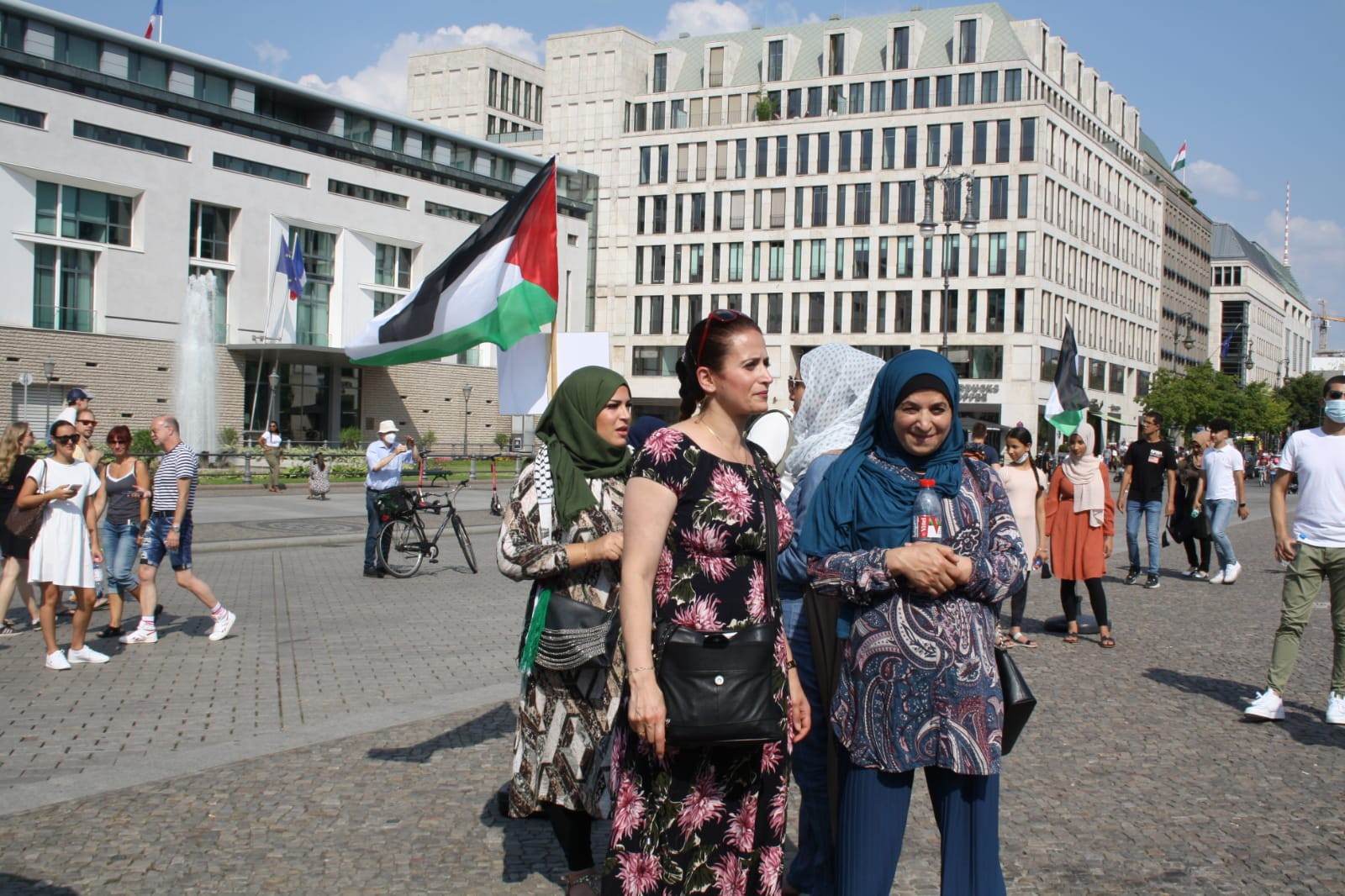 دبكة شعبية في وسط العاصمة الالمانية برلين