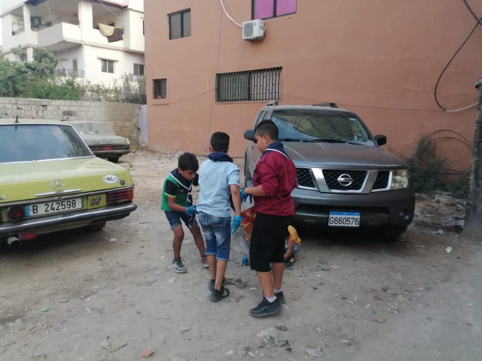 كشافة الوحدة في مخيم نهر البارد قامت بحملة تنظيف لشارع بيت المقدس