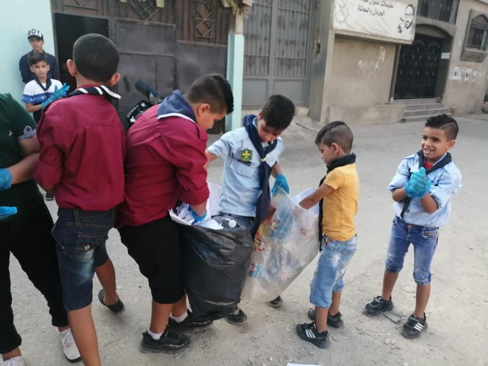 كشافة الوحدة في مخيم نهر البارد قامت بحملة تنظيف لشارع بيت المقدس