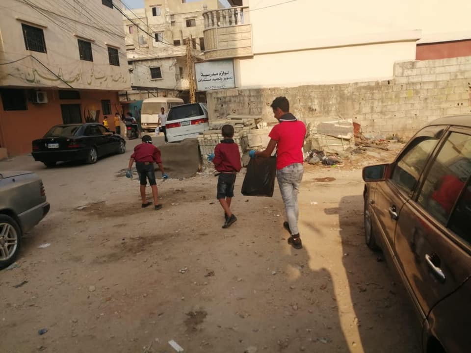 كشافة الوحدة في مخيم نهر البارد قامت بحملة تنظيف لشارع بيت المقدس