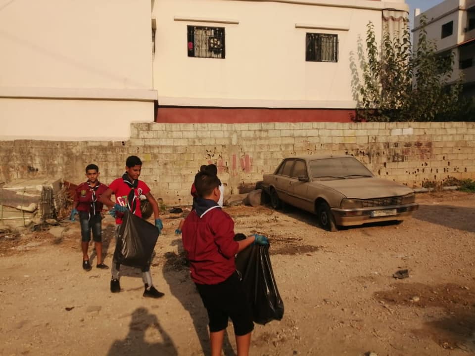 كشافة الوحدة في مخيم نهر البارد قامت بحملة تنظيف لشارع بيت المقدس