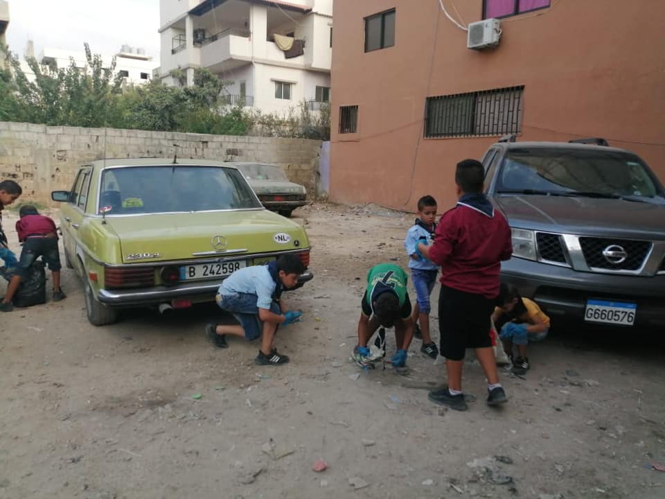كشافة الوحدة في مخيم نهر البارد قامت بحملة تنظيف لشارع بيت المقدس