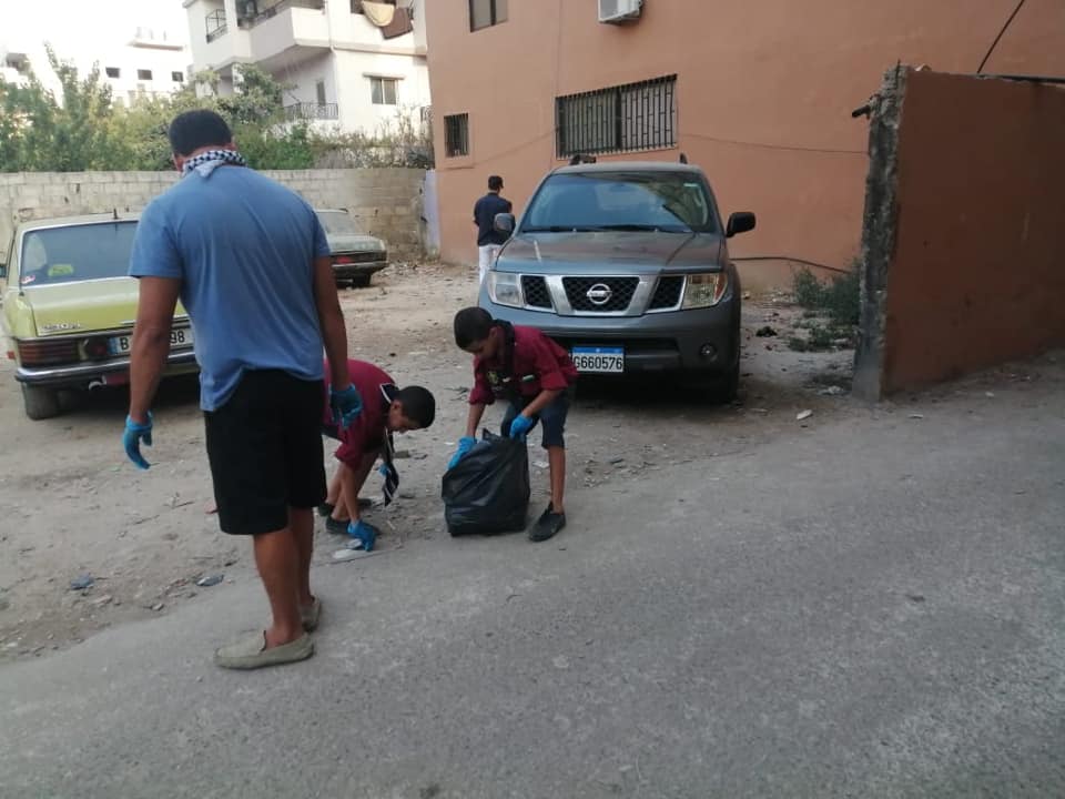 كشافة الوحدة في مخيم نهر البارد قامت بحملة تنظيف لشارع بيت المقدس