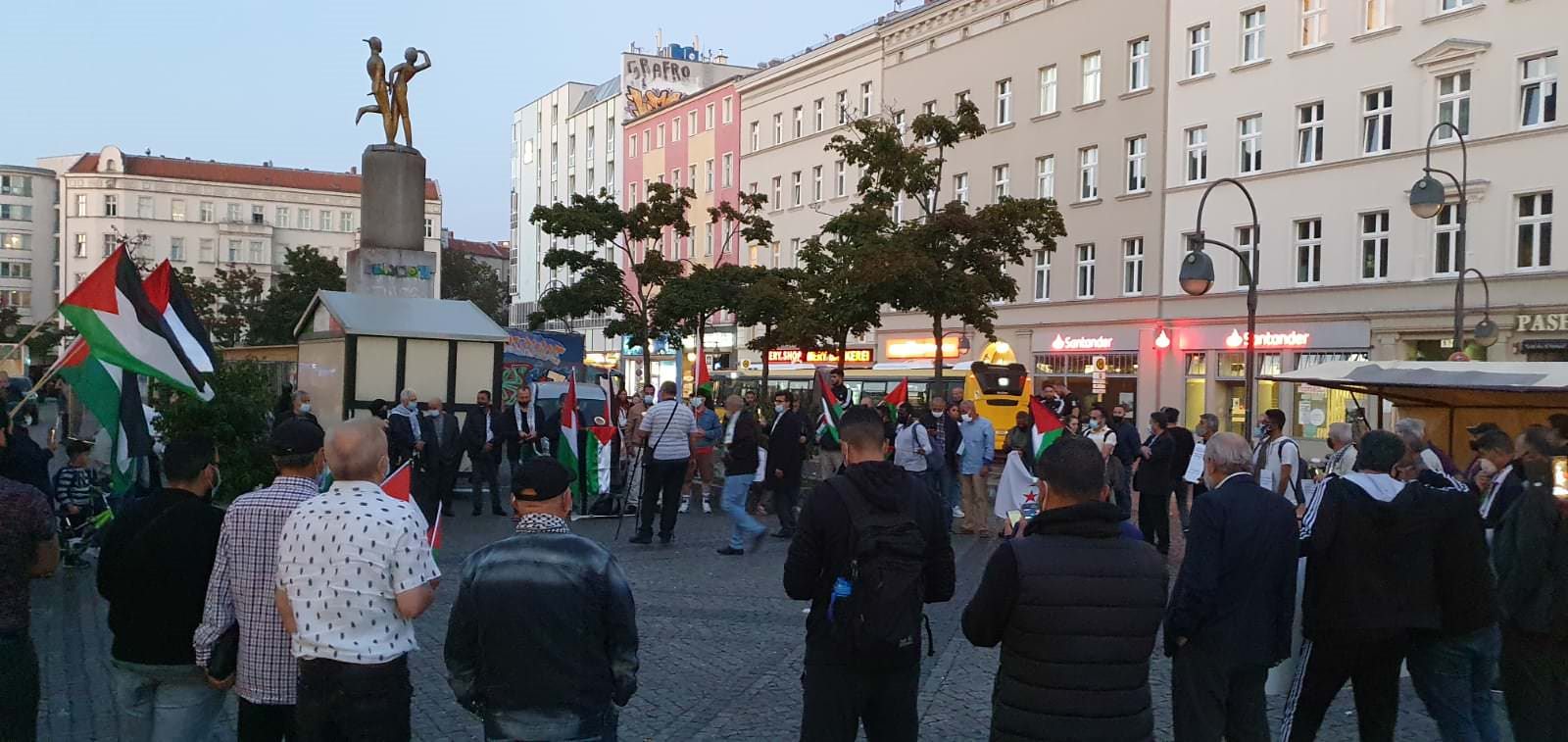 وقفة شعبية جماهيرية إحتجاجية في برلين ضد التطبيع .. صرخة وغضب واستنكار