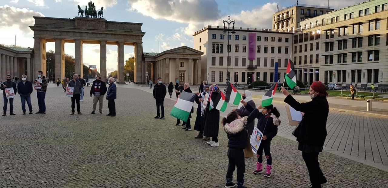 وقفة إحتجاج ضد سياسة الإعتقال الإداري وتضامناً مع الأسير البطل ماهر الأخرس المضرب عن الطعام