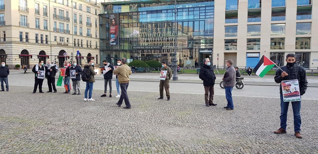 وقفة إحتجاج ضد سياسة الإعتقال الإداري وتضامناً مع الأسير البطل ماهر الأخرس المضرب عن الطعام