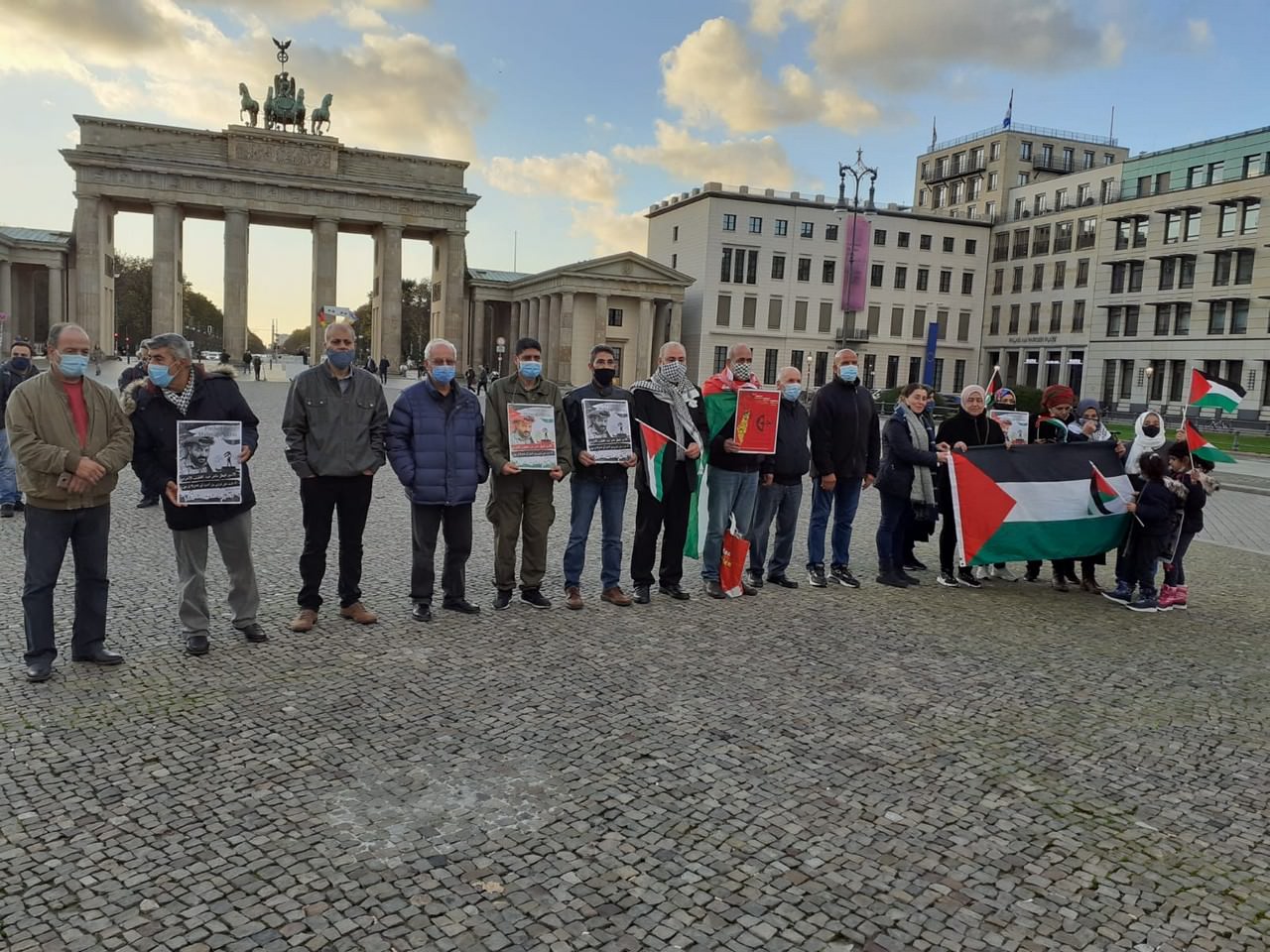 وقفة إحتجاج ضد سياسة الإعتقال الإداري وتضامناً مع الأسير البطل ماهر الأخرس المضرب عن الطعام