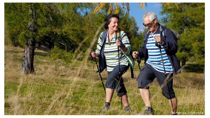 كم دقيقة من المشي نحتاجها في الصغر لتجنب فقدان الحركة في الكبر؟