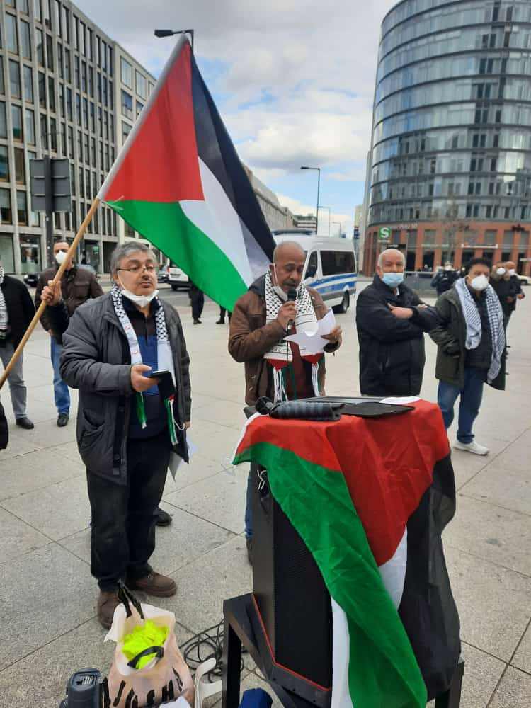 بالصور برلين || لجنة العمل الوطني الفلسطيني تنظم وقفة اسناد دعمًا لأبناء شعبنا في القدس المحتلة