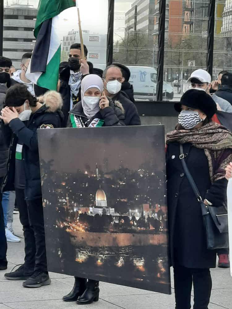 بالصور برلين || لجنة العمل الوطني الفلسطيني تنظم وقفة اسناد دعمًا لأبناء شعبنا في القدس المحتلة