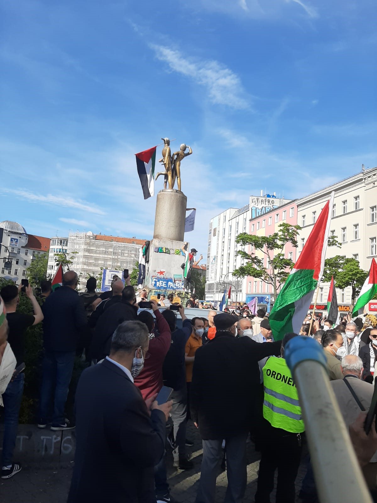 وقفة دعم وإسناد لأبناء شعبنا الفلسطيني في القدس وحي الشيخ جراح