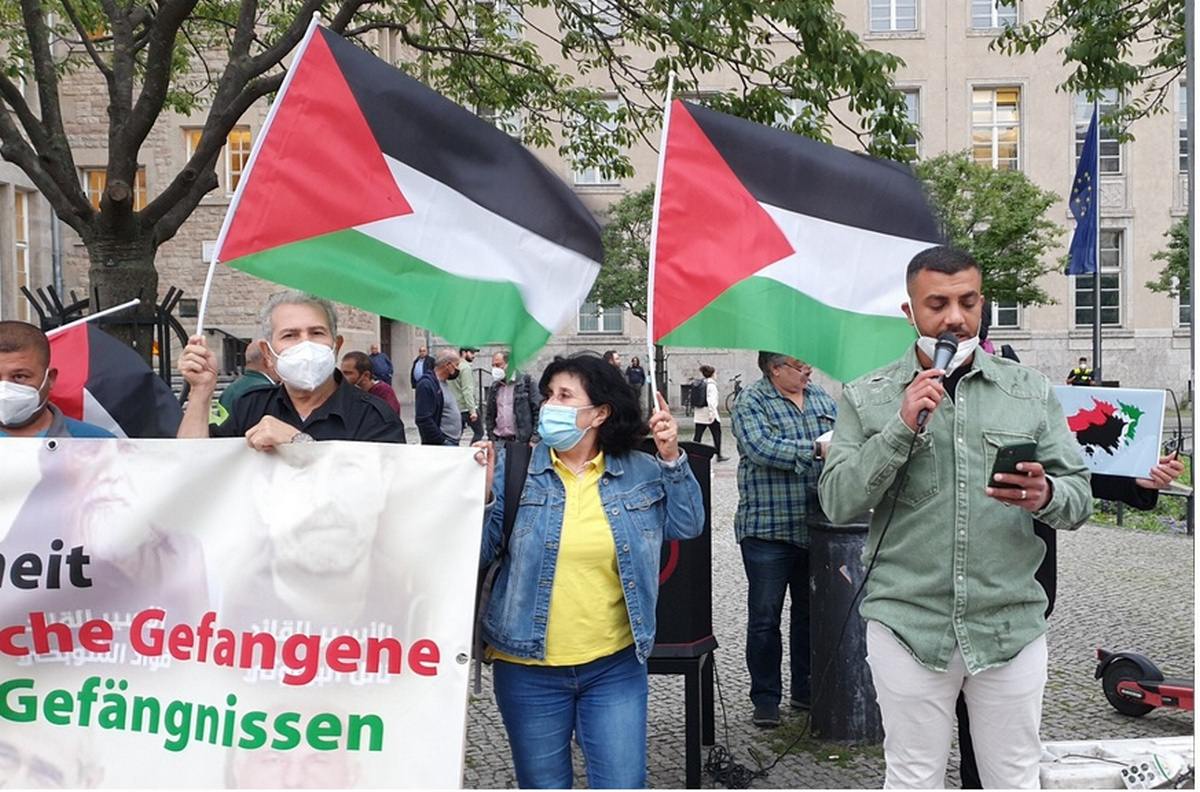 وقفة جماهيرية في برلين .. للمطالبة بإطلاق سراح الأسرى الفلسطينيين ووقف الإعتقال الإداري
