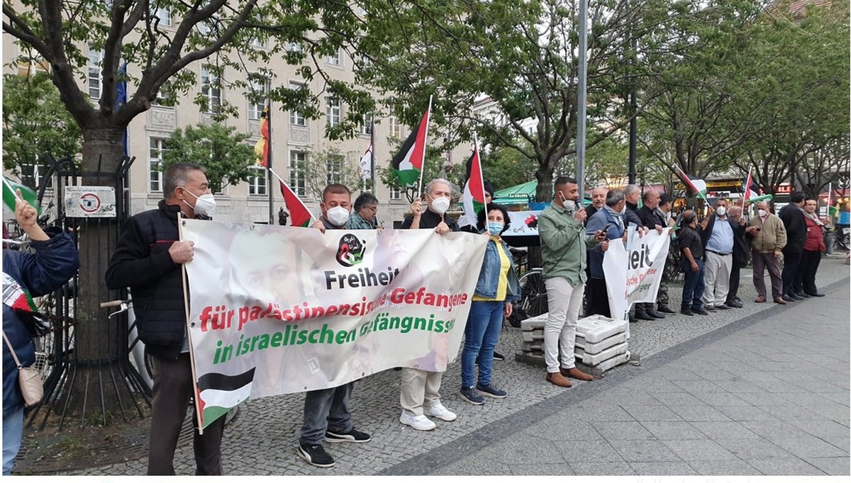 وقفة جماهيرية في برلين .. للمطالبة بإطلاق سراح الأسرى الفلسطينيين ووقف الإعتقال الإداري