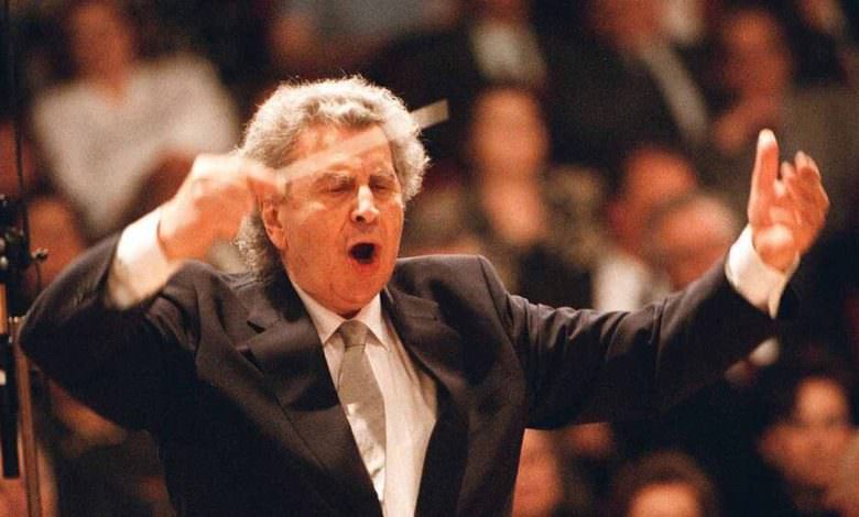 الرئيس الفلسطيني محمود عباس يعزّي بوفاة الموسيقي والسياسي ثيودوراكيس