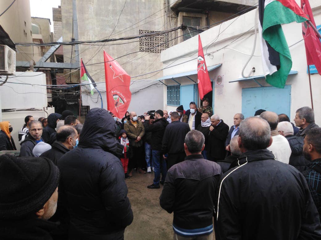 المهجرون من سوريا يعتصمون بدعوة من اتحاد لجان حق العودة في مخيم البداوي رفضا لتخيض الخدمات .
