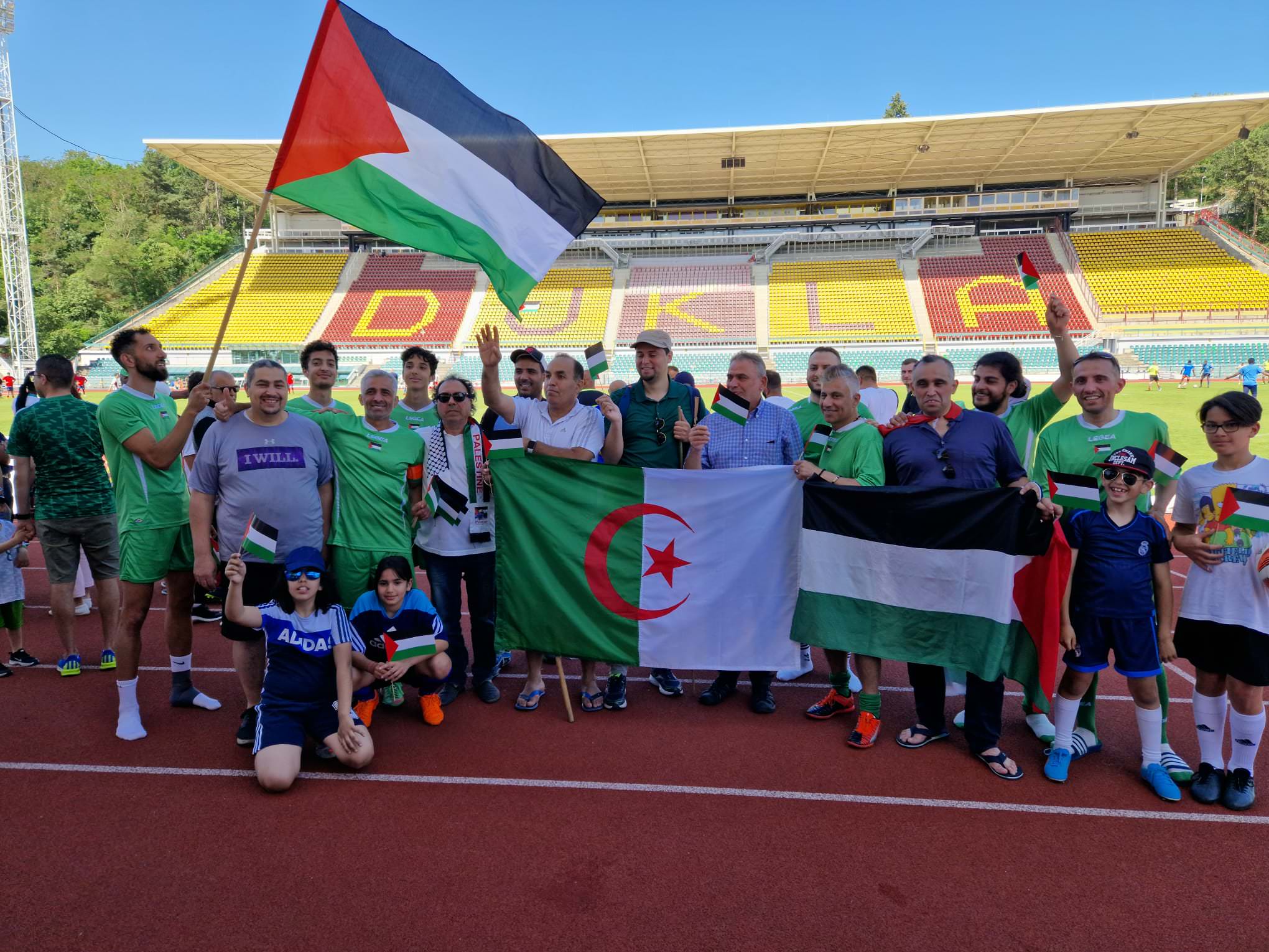 فريق كرة القدم الفلسطيني يشارك في دوري كرة القدم في براغ