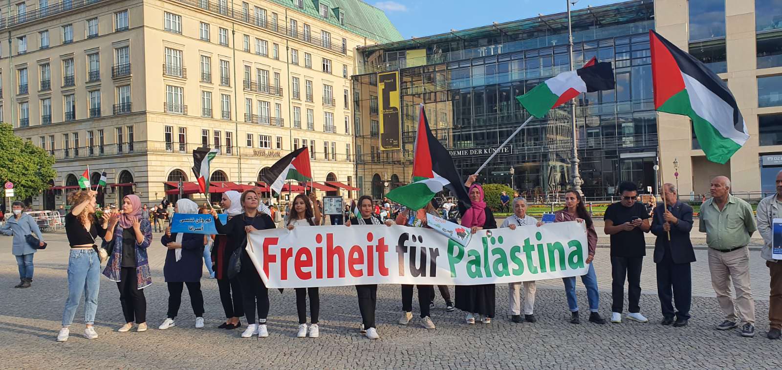 وقفة جماهيرية في برلين .. للمطالبة بإطلاق سراح الأسرى الفلسطينيين ووقف الإعتقال الإداري