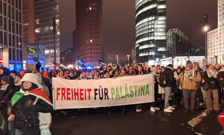 صور من تظاهرة برلين تندد بالعدوان الصهيوني الفاشي على غزة العزة يوم 2023-11-25