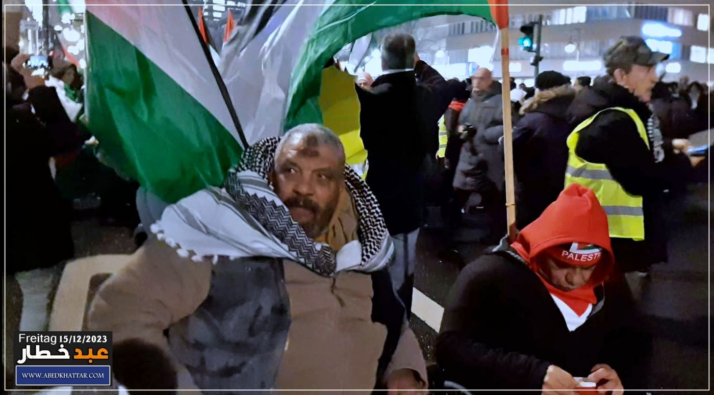 تظاهره حاشده دعت لها اللجنه الوطنيه الفلسطينيه الموحدة في برلين نصره ودعما للشعب الفلسطيني في قطاع غزه