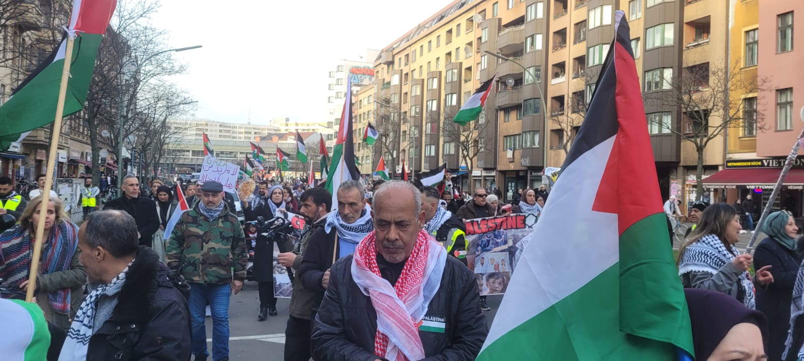 مسيرة جماهيرية حاشدة تنديدا بالمجازر البشعة و الإبادة الجماعية على قطاع غزة