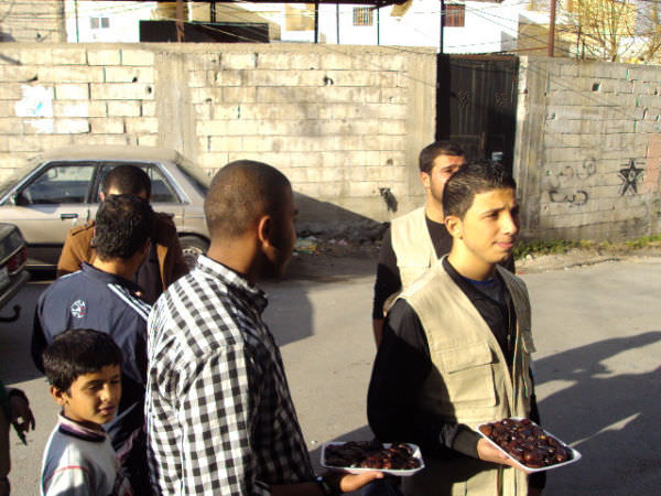 حواجز محبة لرابطة وكشافة بيت المقدس في مخيمات صور  بذكرى المولد النبوي