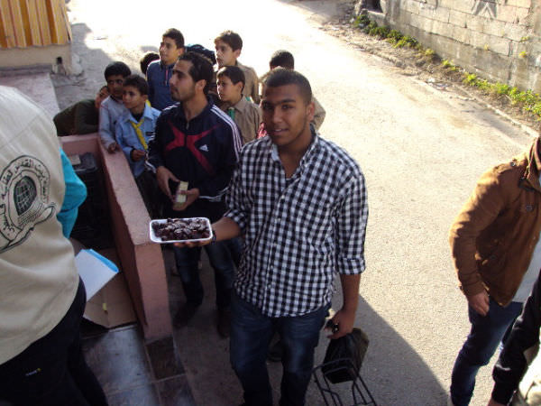 حواجز محبة لرابطة وكشافة بيت المقدس في مخيمات صور  بذكرى المولد النبوي