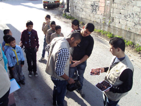 حواجز محبة لرابطة وكشافة بيت المقدس في مخيمات صور  بذكرى المولد النبوي