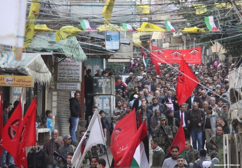 تظاهرة جماهيرية حاشدة في مخيم البداوي دعما للعيساوي بانطلاقة الديمقراطية