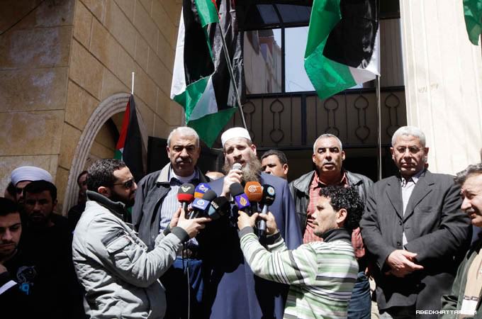 الفصائل الفلسطينية تعتصم في ذكرى يوم الارض في بيروت