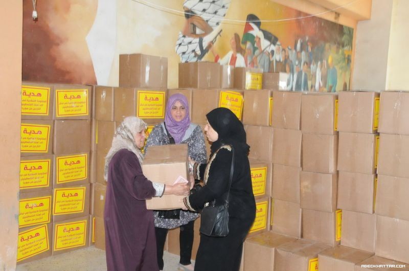 لجنة المتابعة في الشمال توزع مساعدة غذائية في مخيم البداوي والبارد