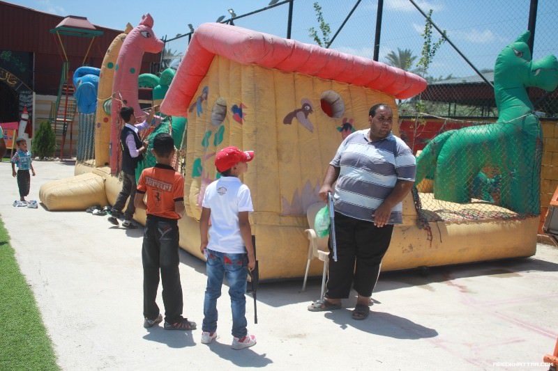 لقطات مصورة من اجواء اول الايام العيد الفطر السعيد في مجمع منصور عزام‎