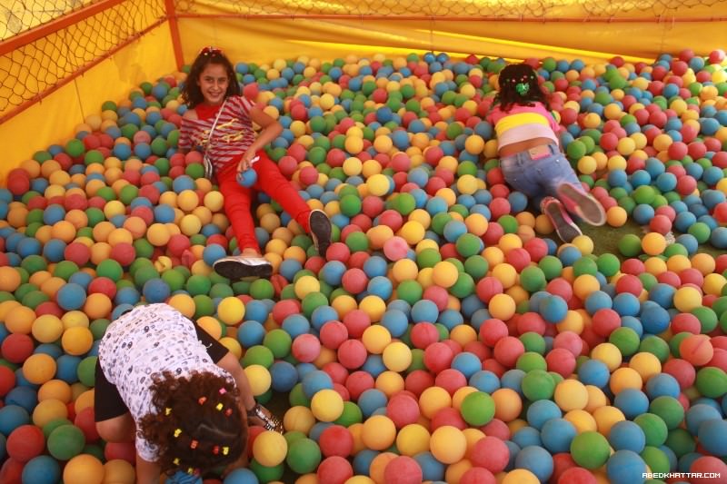 لقطات مصورة من اجواء اول الايام العيد الفطر السعيد في مجمع منصور عزام‎