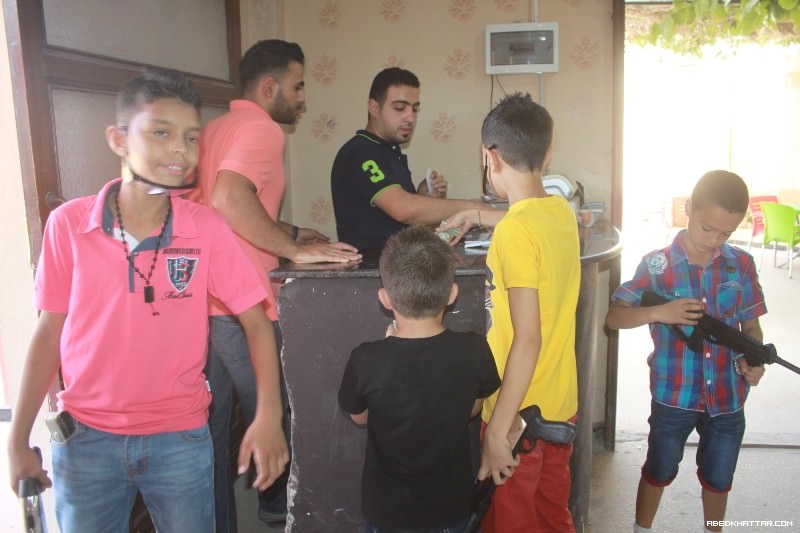 لقطات مصورة من اجواء اول الايام العيد الفطر السعيد في مجمع منصور عزام‎