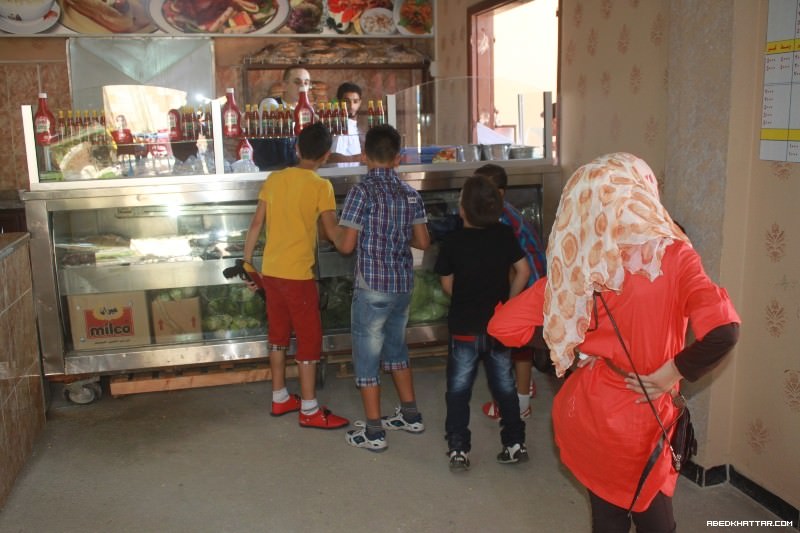 لقطات مصورة من اجواء اول الايام العيد الفطر السعيد في مجمع منصور عزام‎