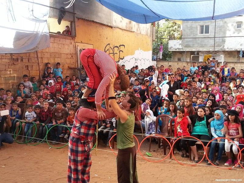 عروض سيرك و تهريج في مراكز مؤسسة الاطفال و الشبيبة الفلسطينة في مخيمي البداوي و نهر البارد