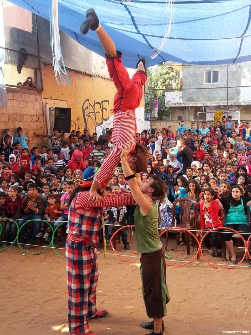 عروض سيرك و تهريج في مراكز مؤسسة الاطفال و الشبيبة الفلسطينة في مخيمي البداوي و نهر البارد