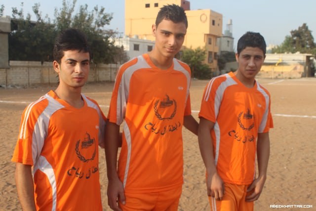 الانصار عين الحلوة يفوز على الاخوة 5-0 ليتاهل الى نهائي دورة الشهيد ابو عمار لكرة القدم‎