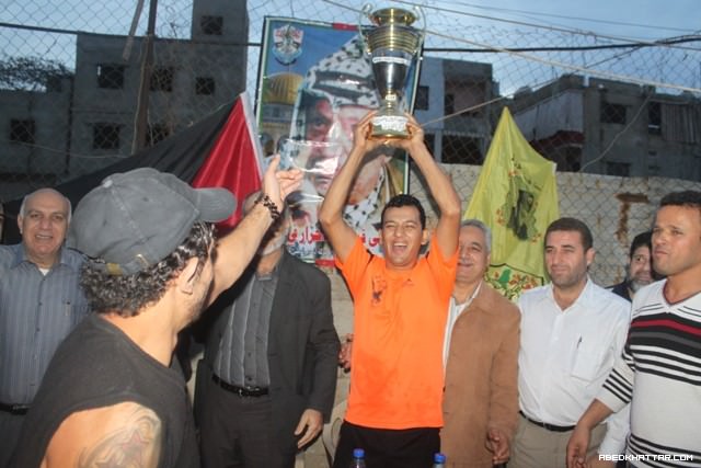نادي العهد عين الحلوة بطل دورة الشهيد ابو عمار لكرة القدم في مخيم عين الحلوة