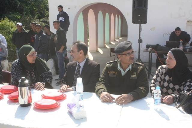 قوات الأمن الوطني في اريحا ترسم البسمة على وجوه الأطفال