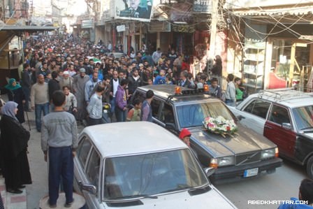 اهالي مخيم عين الحلوة شيع اليوم الطفل علي ايمن العلي في موكب مهيب‎