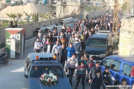 اهالي مخيم عين الحلوة شيع اليوم الطفل علي ايمن العلي في موكب مهيب‎