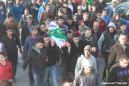 اهالي مخيم عين الحلوة شيع اليوم الطفل علي ايمن العلي في موكب مهيب‎