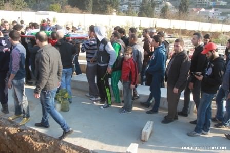اهالي مخيم عين الحلوة شيع اليوم الطفل علي ايمن العلي في موكب مهيب‎