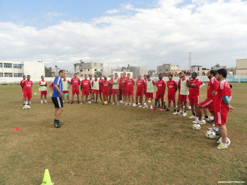 الاكاديمية الرياضية تفتتح دورة اعداد مدرب للناشئين