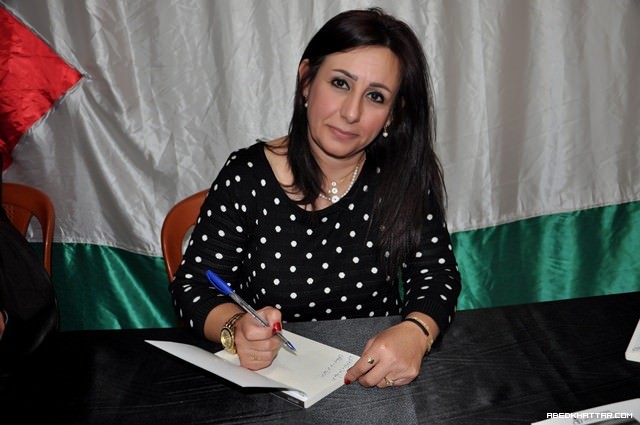 الشاعرة انتصار الدنان أحيت أمسية شعرية في مخيم عين الحلوة