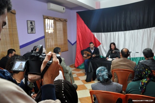 الشاعرة انتصار الدنان أحيت أمسية شعرية في مخيم عين الحلوة