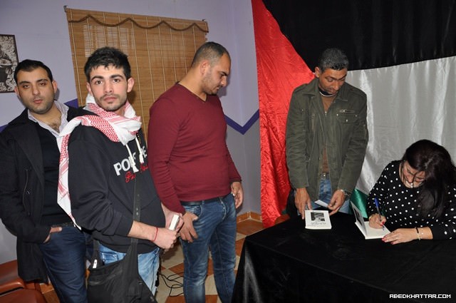 الشاعرة انتصار الدنان أحيت أمسية شعرية في مخيم عين الحلوة