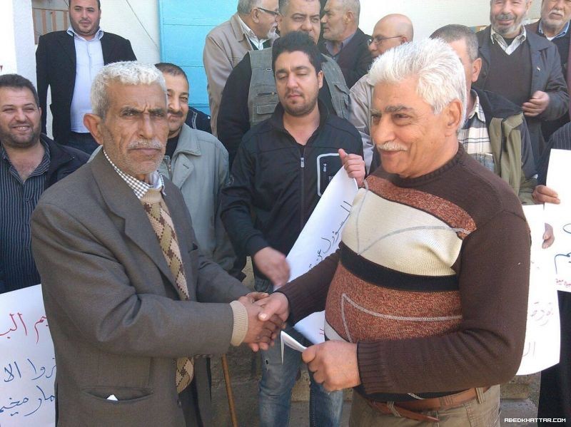 اعتصام  امام مكتب مدير خدمات الانروا في مخيم البداوي