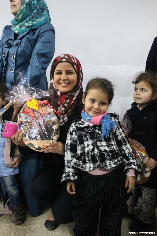 مؤسسة بيت اطفال الصمود في مخيم البداوي تكرم الامهات بمناسبة عيد يوم الام