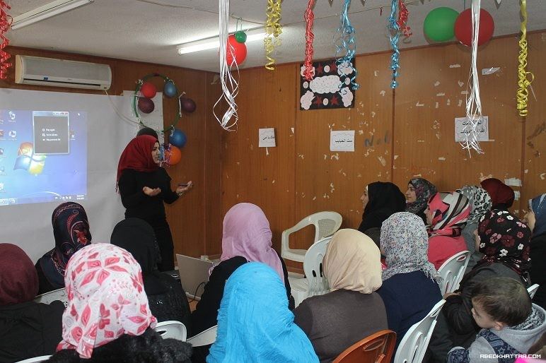 مؤسسة بيت اطفال الصمود في مخيم البداوي تكرم الامهات بمناسبة عيد يوم الام